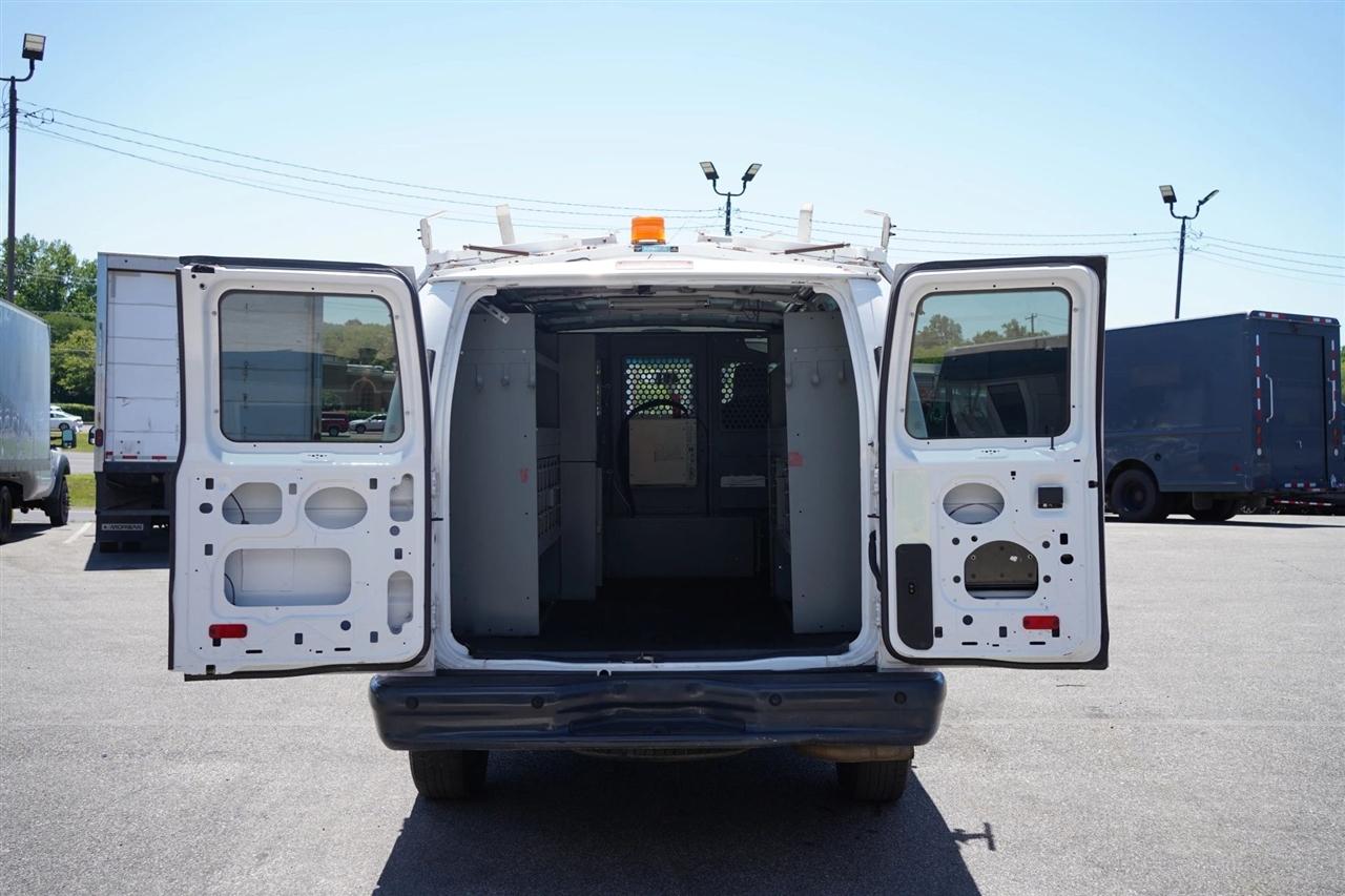 Ford Econoline E-250 2011
