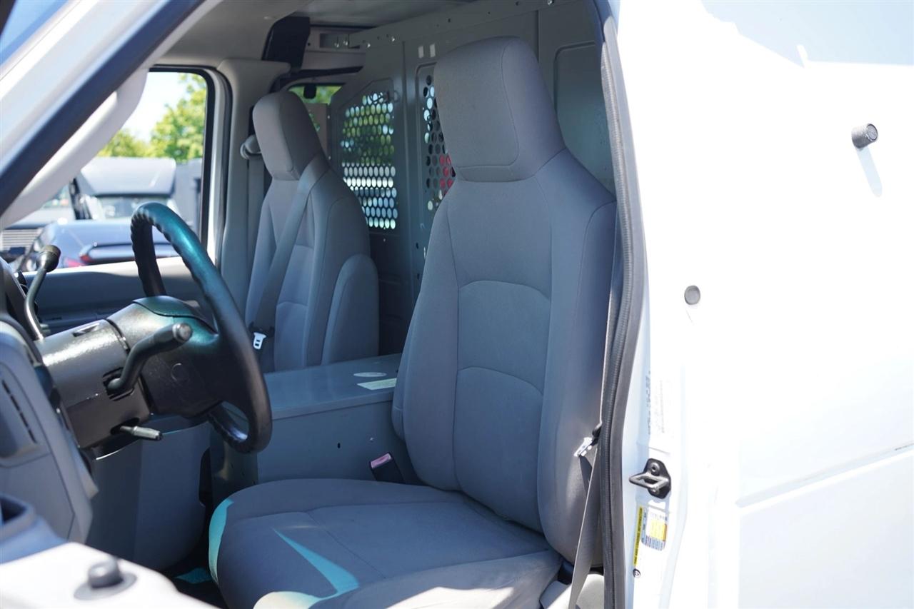 Ford Econoline E-250 2011