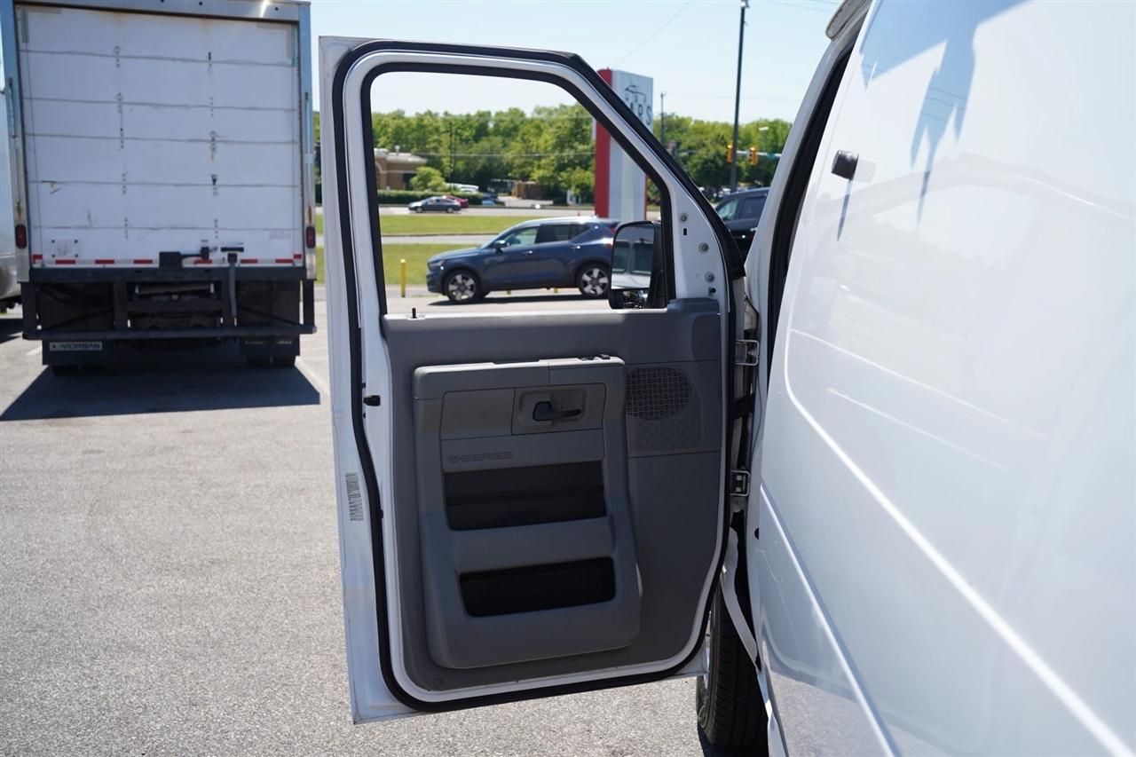 Ford Econoline E-250 2011