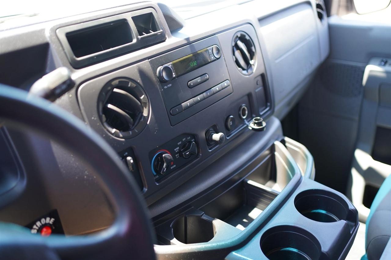 Ford Econoline E-250 2011