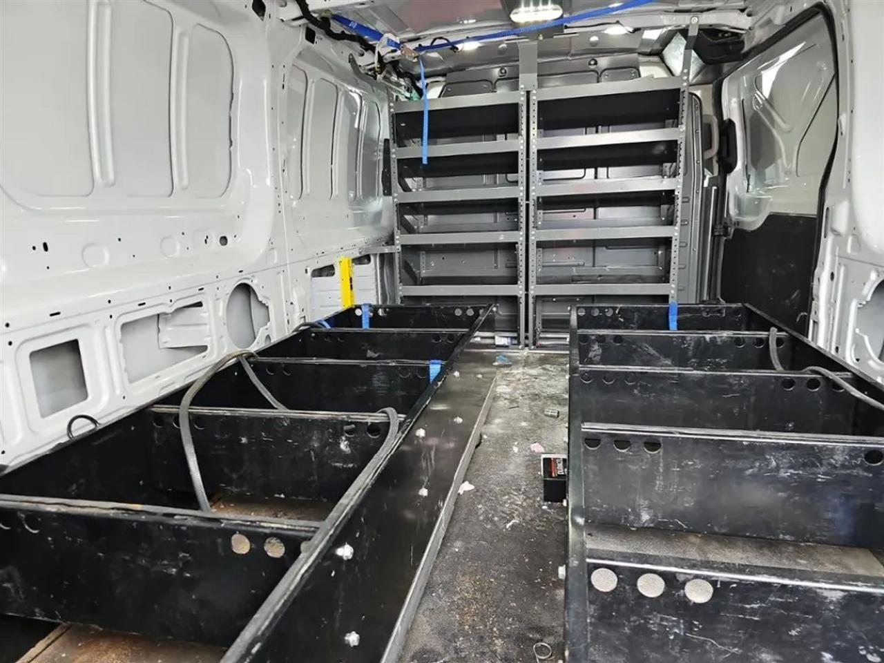 Ford Transit 350 Van Low Roof Sliding Pass. 130-in. WB 2020
