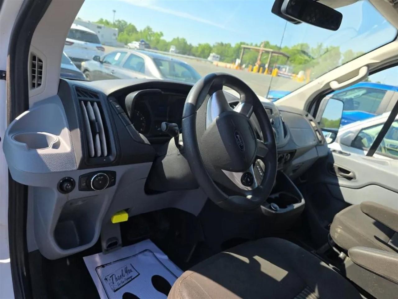 Ford Transit 250 Van Low Roof 60/40 Pass.130-in. WB 2018