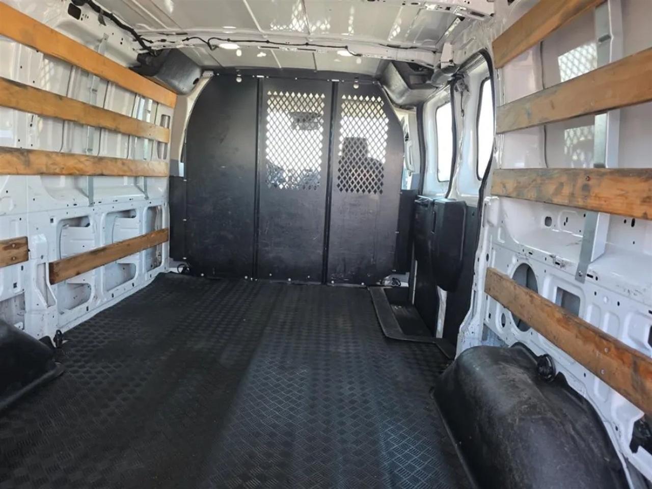 Ford Transit 250 Van Low Roof 60/40 Pass.130-in. WB 2018