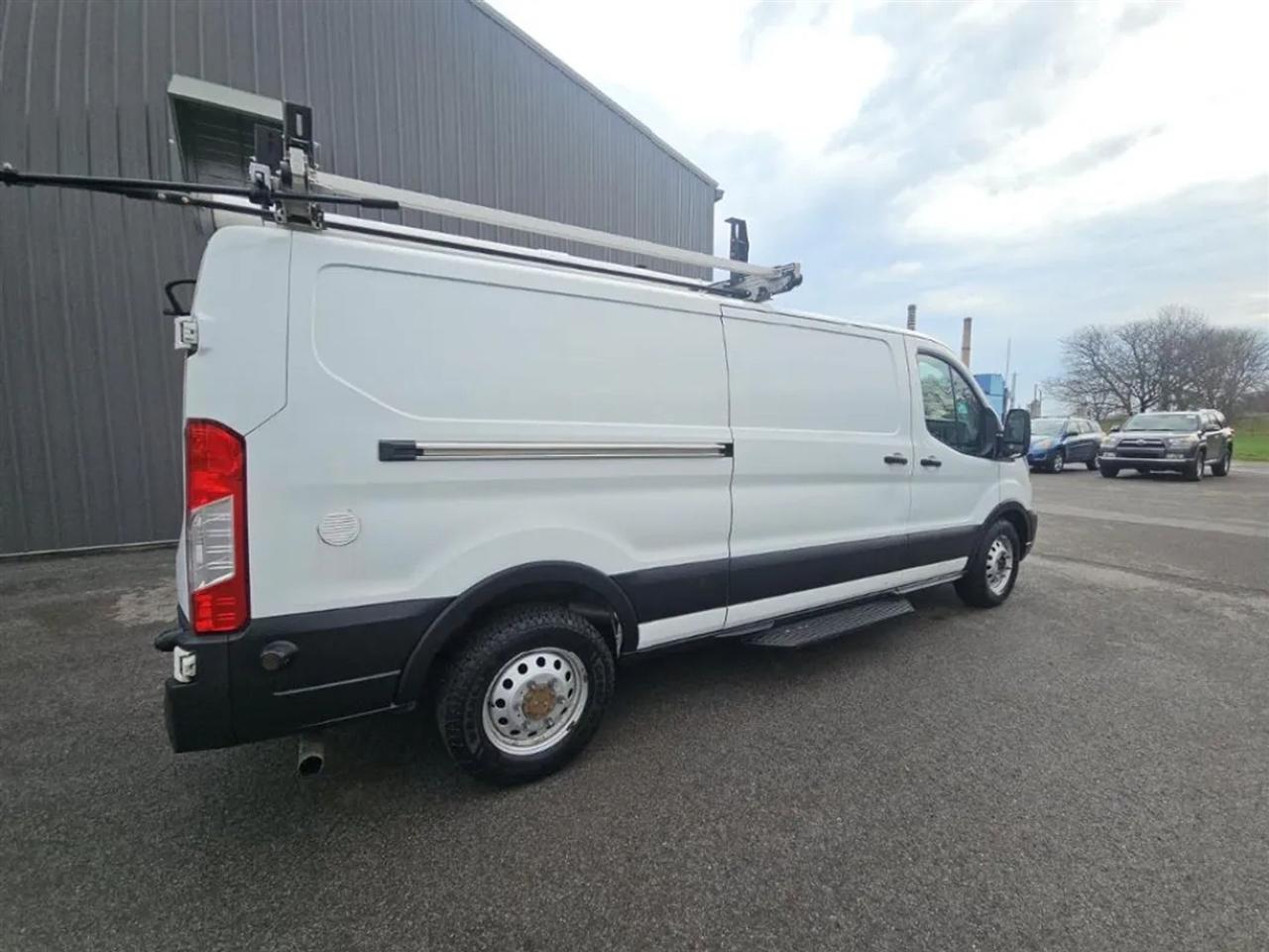 Ford Transit 150 Van Low Roof w/Sliding Pass. 148-in. WB 2020