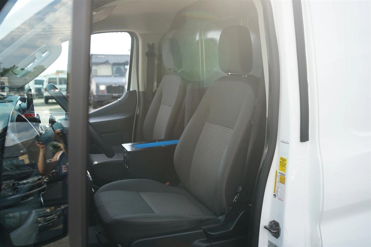 Ford Transit 150 Van Low Roof w/Sliding Pass. 148-in. WB 2020
