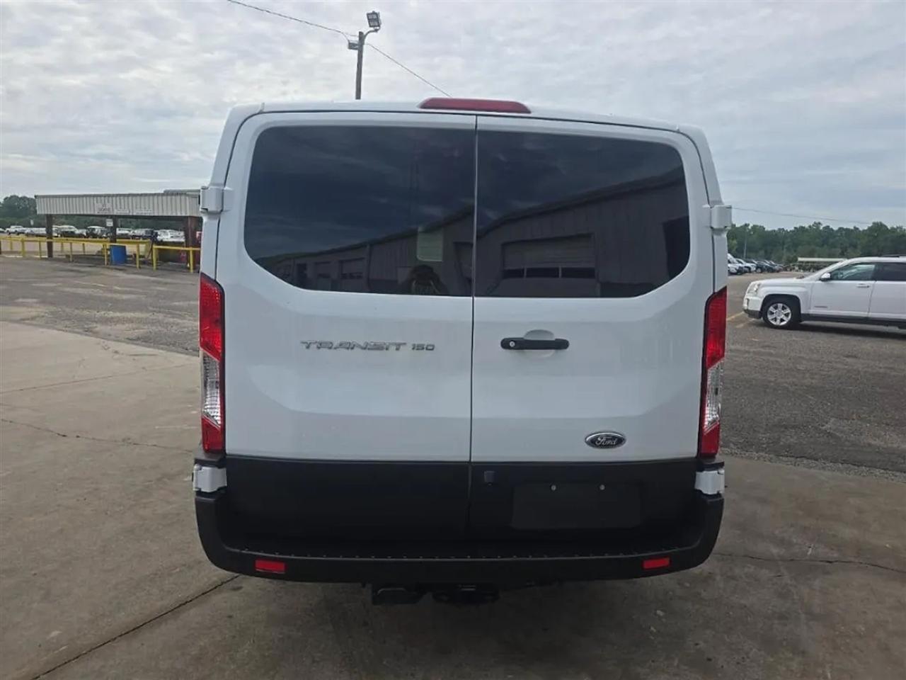 Ford Transit 150 Van Low Roof w/Sliding Pass. 130-in. WB 2022