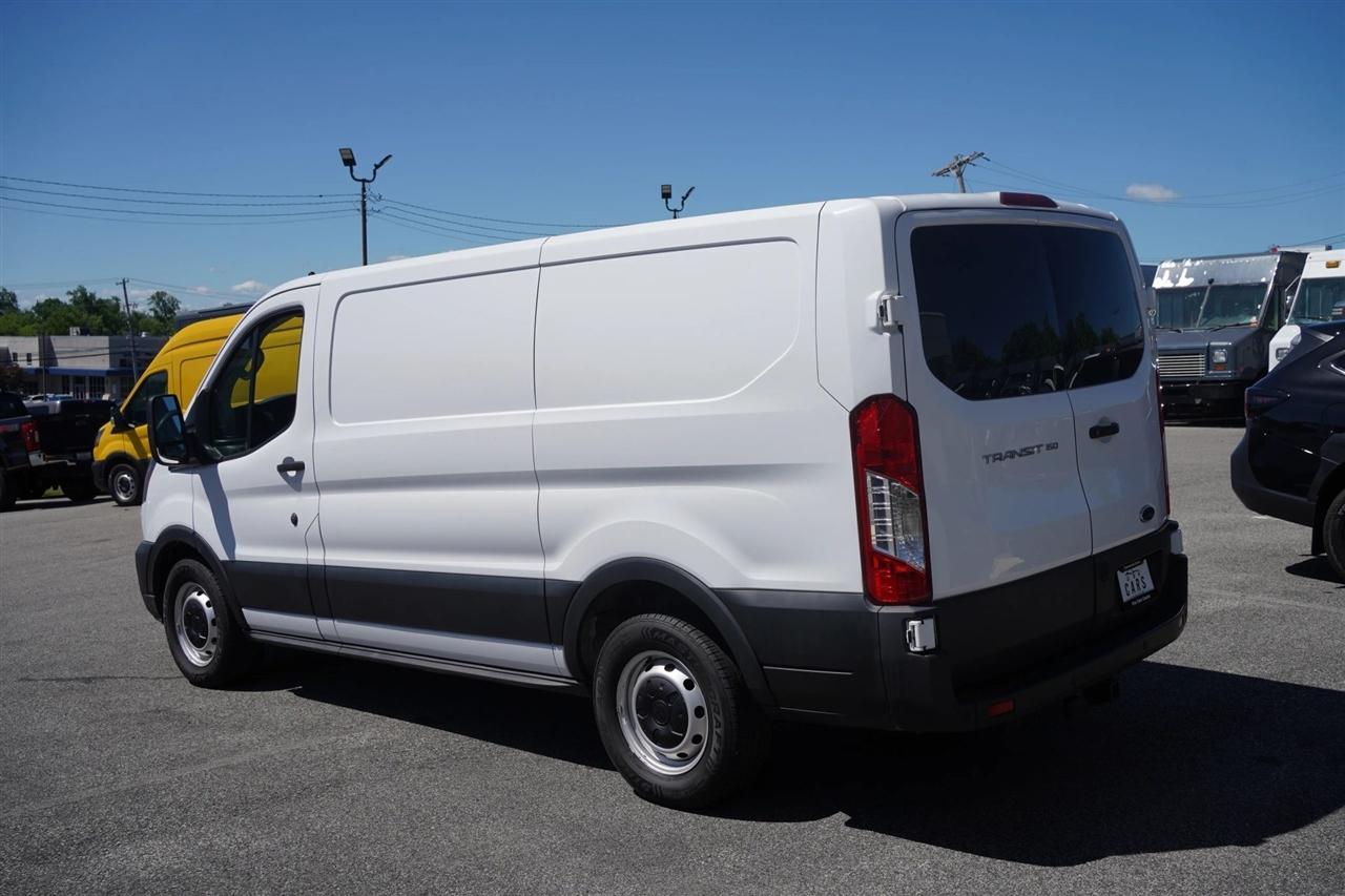 Ford Transit 150 Van Low Roof w/Sliding Pass. 130-in. WB 2022