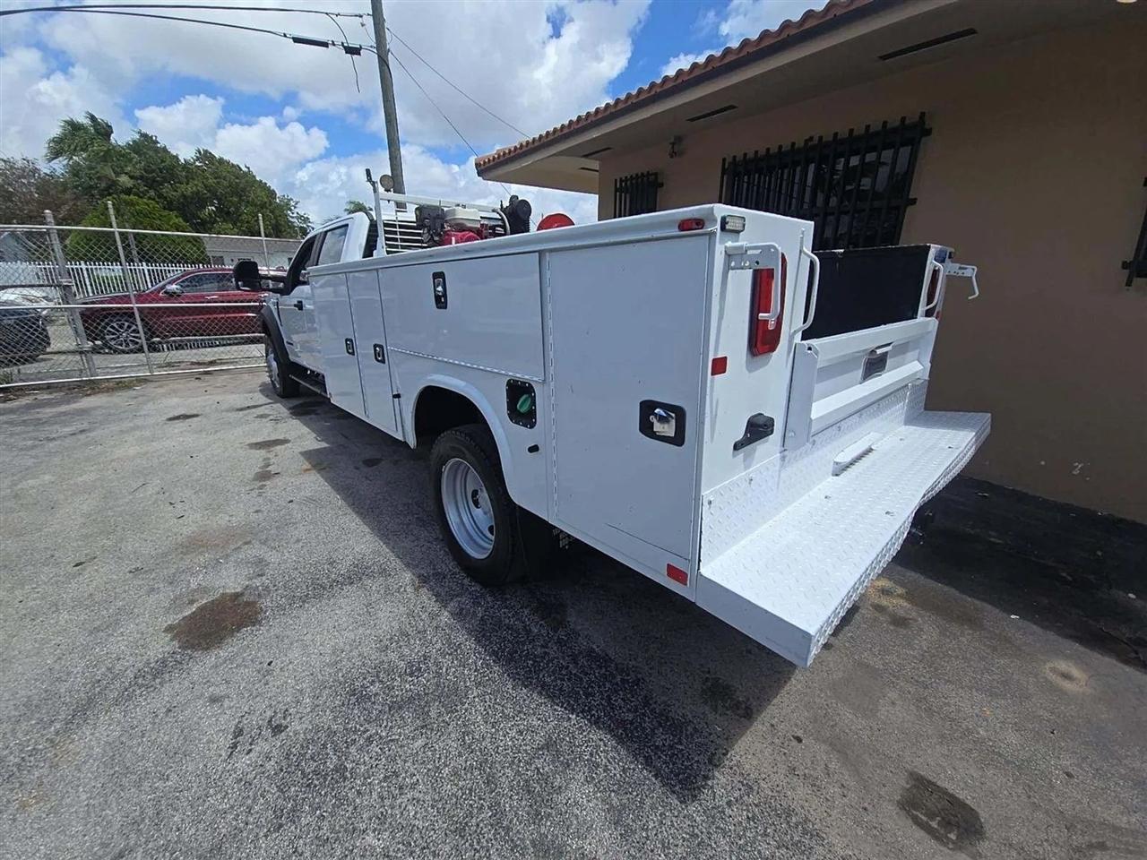 Ford F-450 SD Crew Cab DRW 4WD 2019
