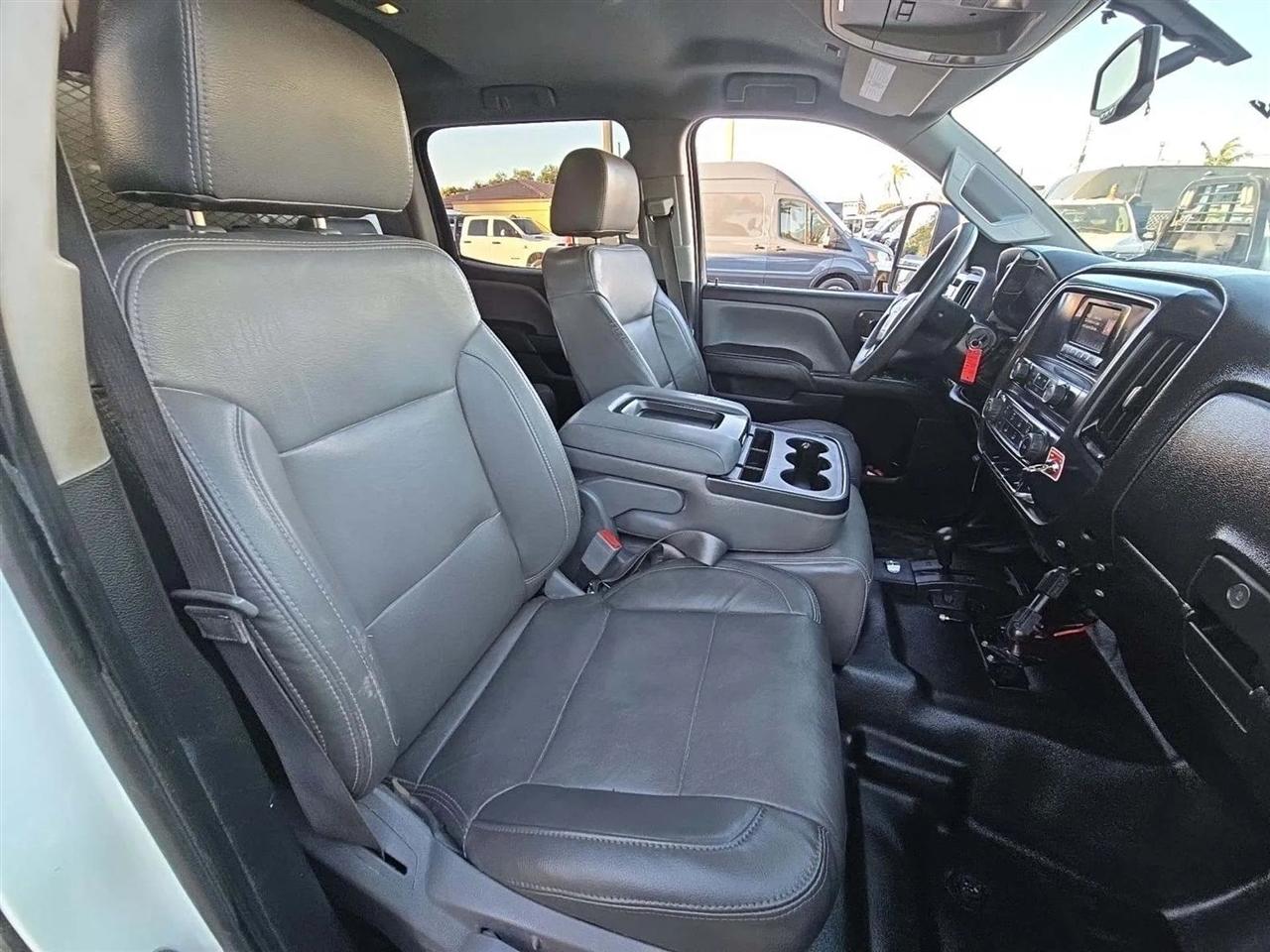 GMC Sierra 3500HD Base Crew Cab 4WD 2015
