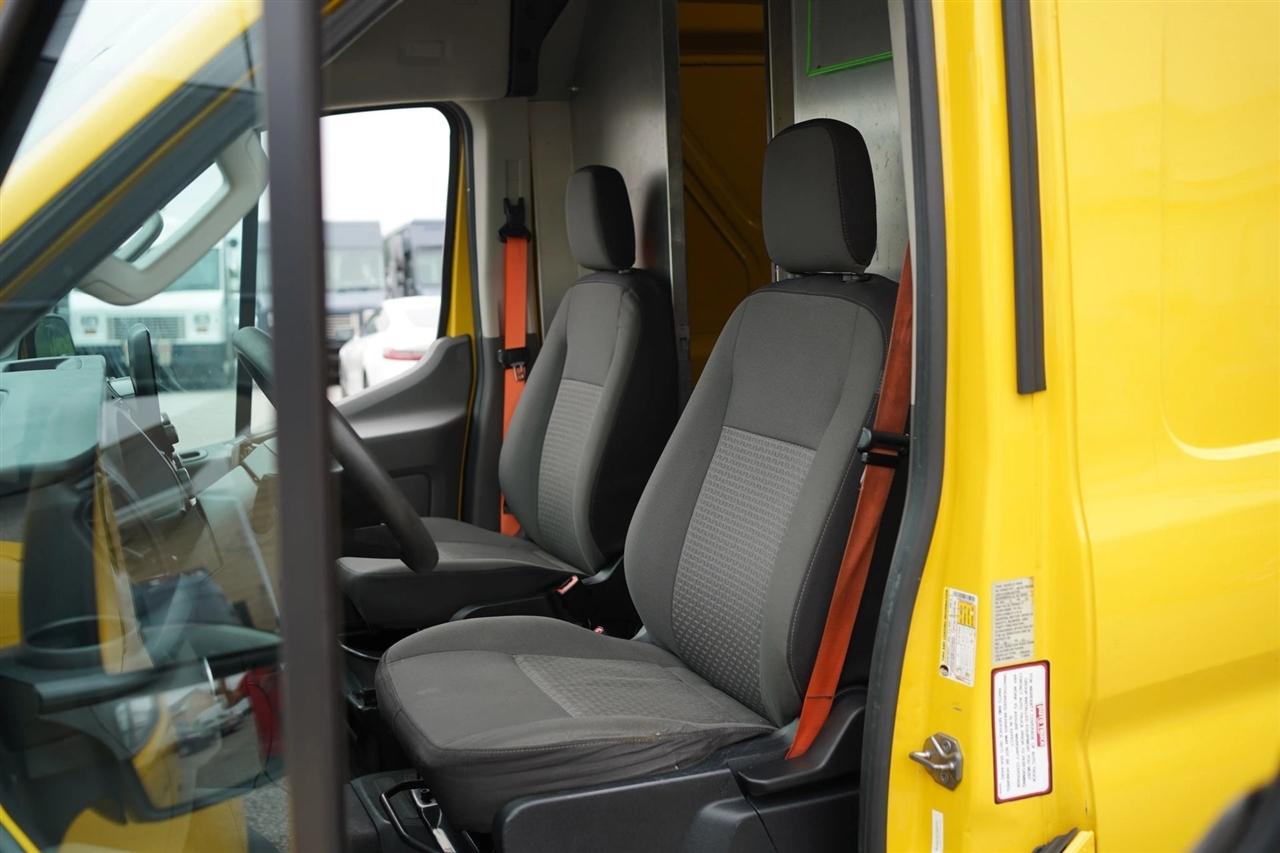 Ford Transit 250 Van High Roof w/Sliding Pass. 148-in. WB EL 2021