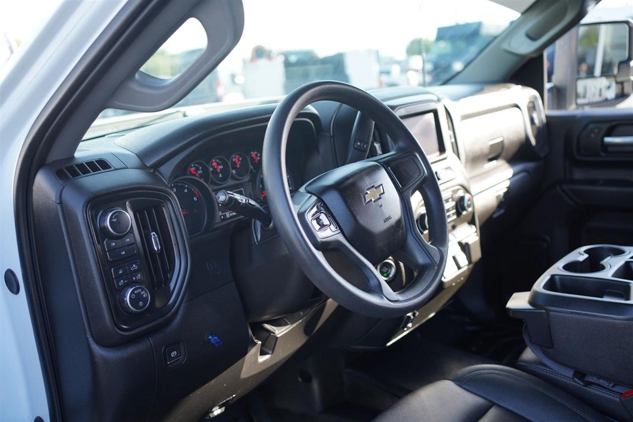Chevrolet Silverado 3500HD Work Truck Crew Cab 4WD 2024