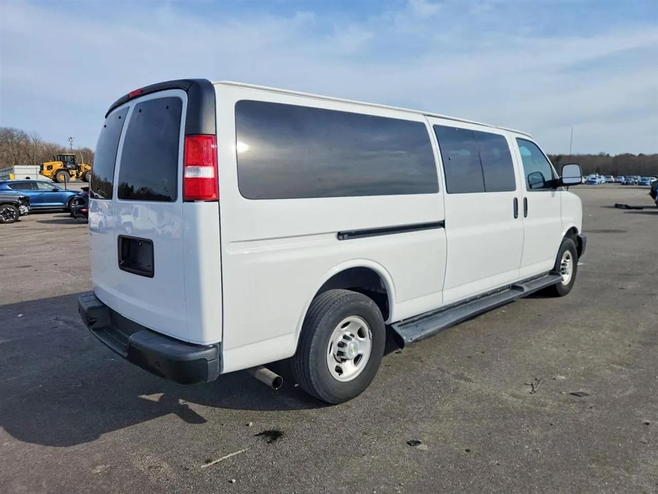 Chevrolet Express LS 3500 Extended 2023
