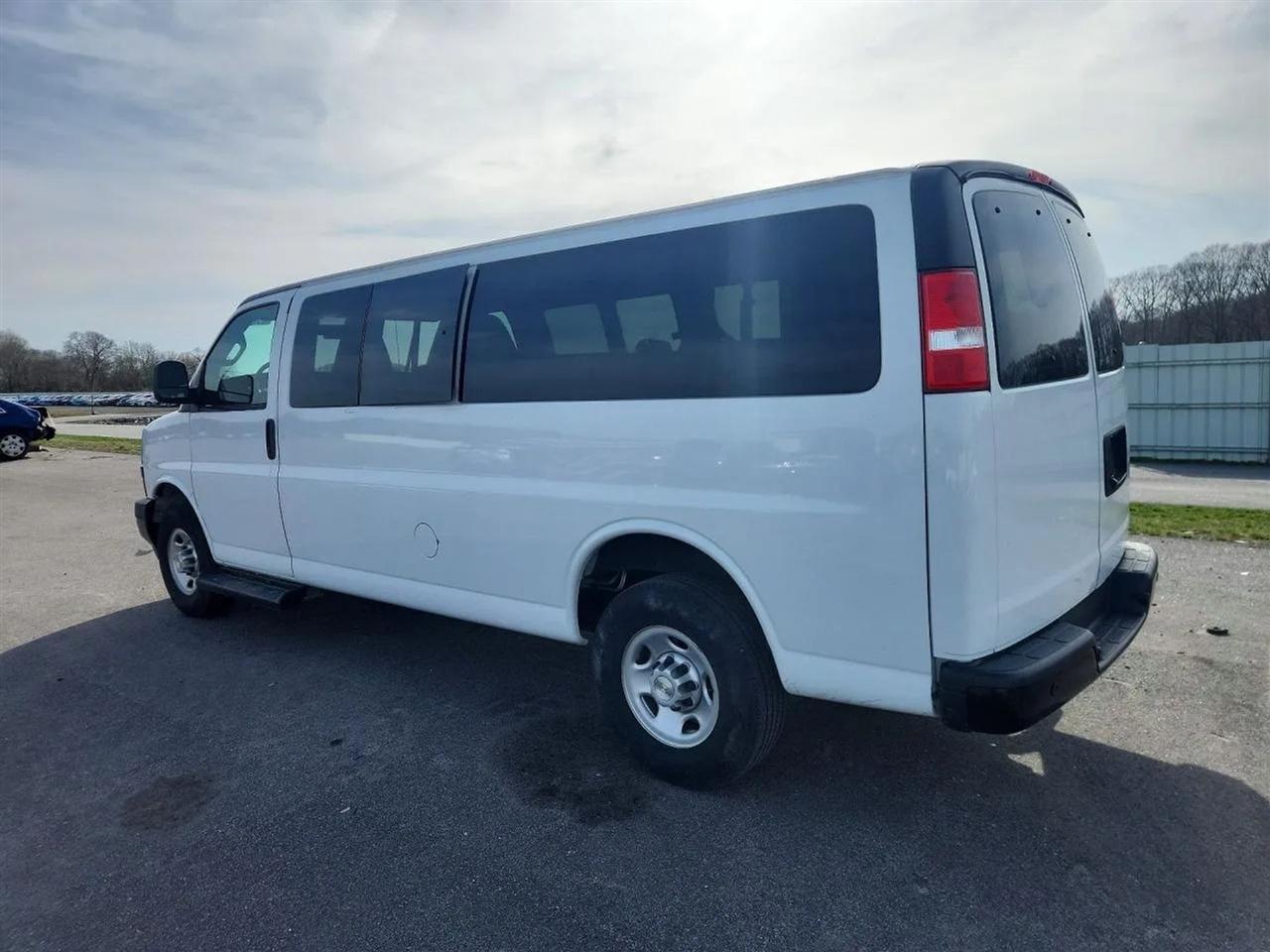 Chevrolet Express LS 3500 Extended 2023
