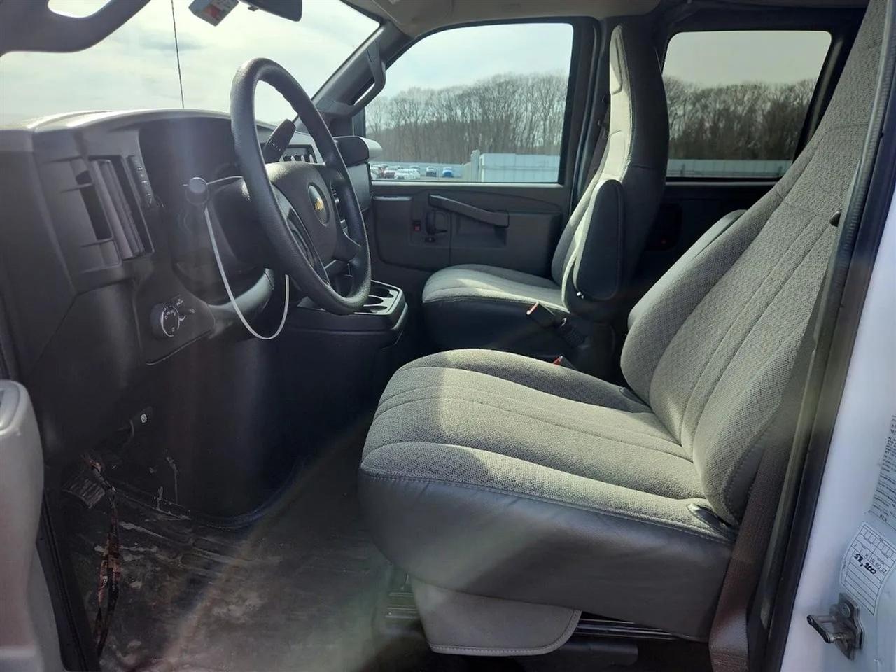 Chevrolet Express LS 3500 Extended 2023