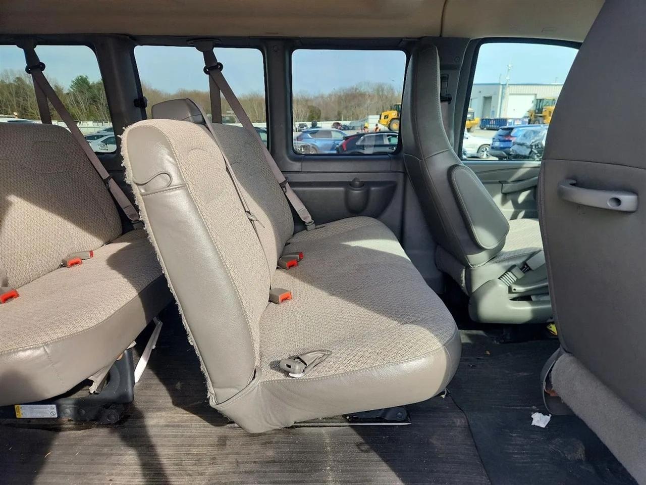 Chevrolet Express LS 3500 Extended 2023