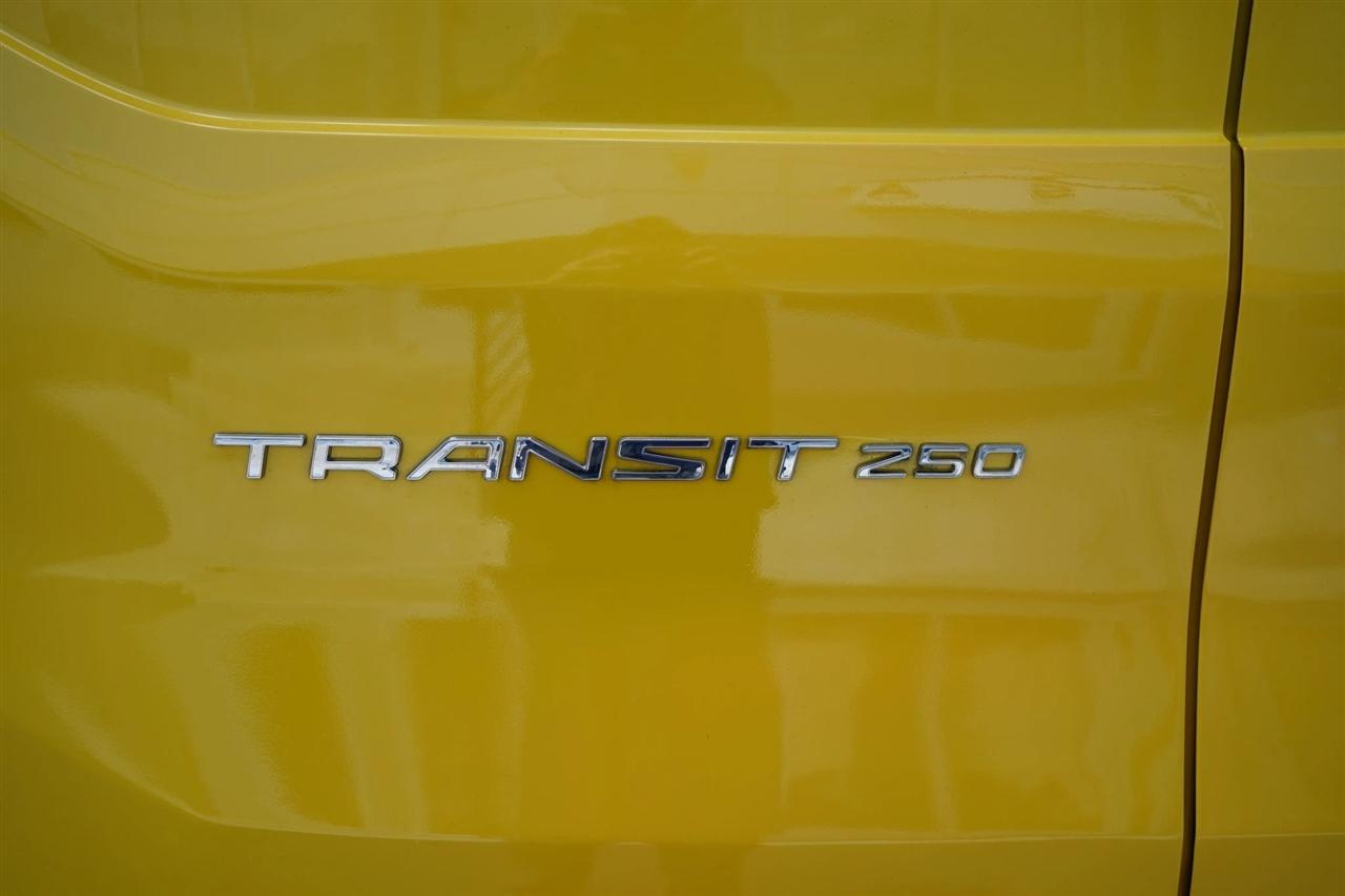 Ford Transit 250 Van High Roof w/Sliding Pass. 148-in. WB EL 2021