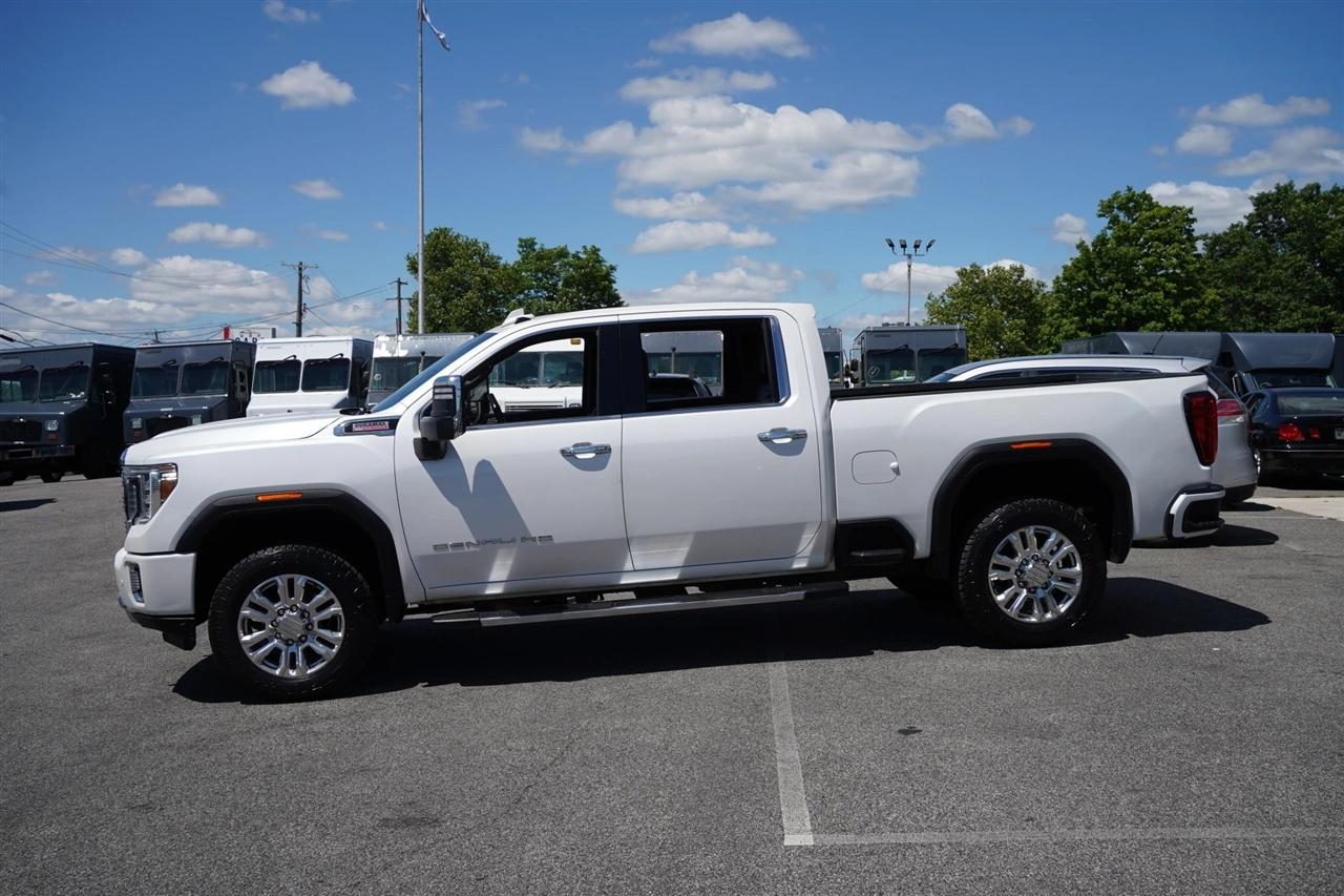 GMC Sierra 2500HD Denali Crew Cab 4WD SB 2022