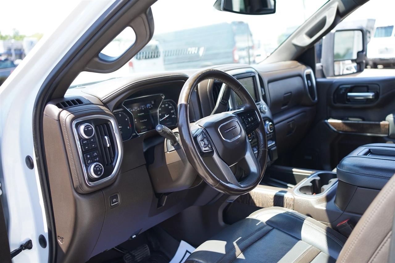 GMC Sierra 2500HD Denali Crew Cab 4WD SB 2022