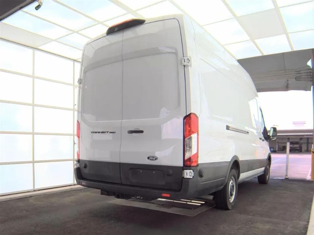 Ford Transit 350 Van High Roof w/Sliding Pass. 148-in. WB EL 2026
