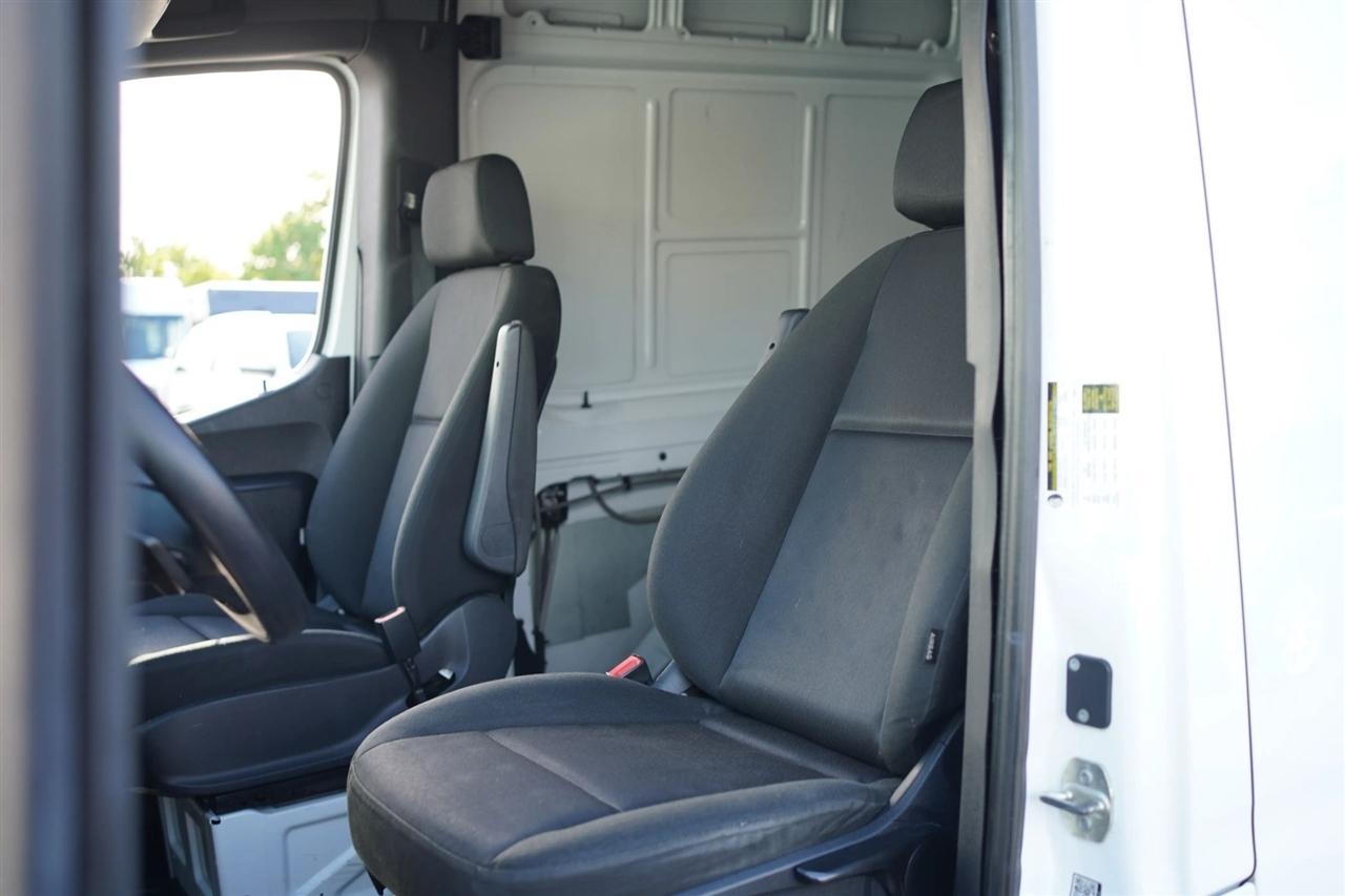 Mercedes-Benz Sprinter 2500 170-in. WB 2023