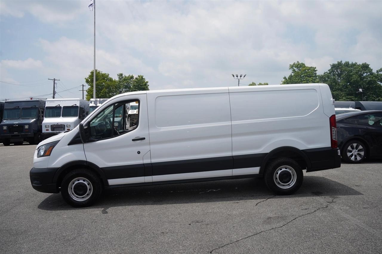 Ford Transit 250 Van Low Roof w/Sliding Pass. 130-in. WB 2021