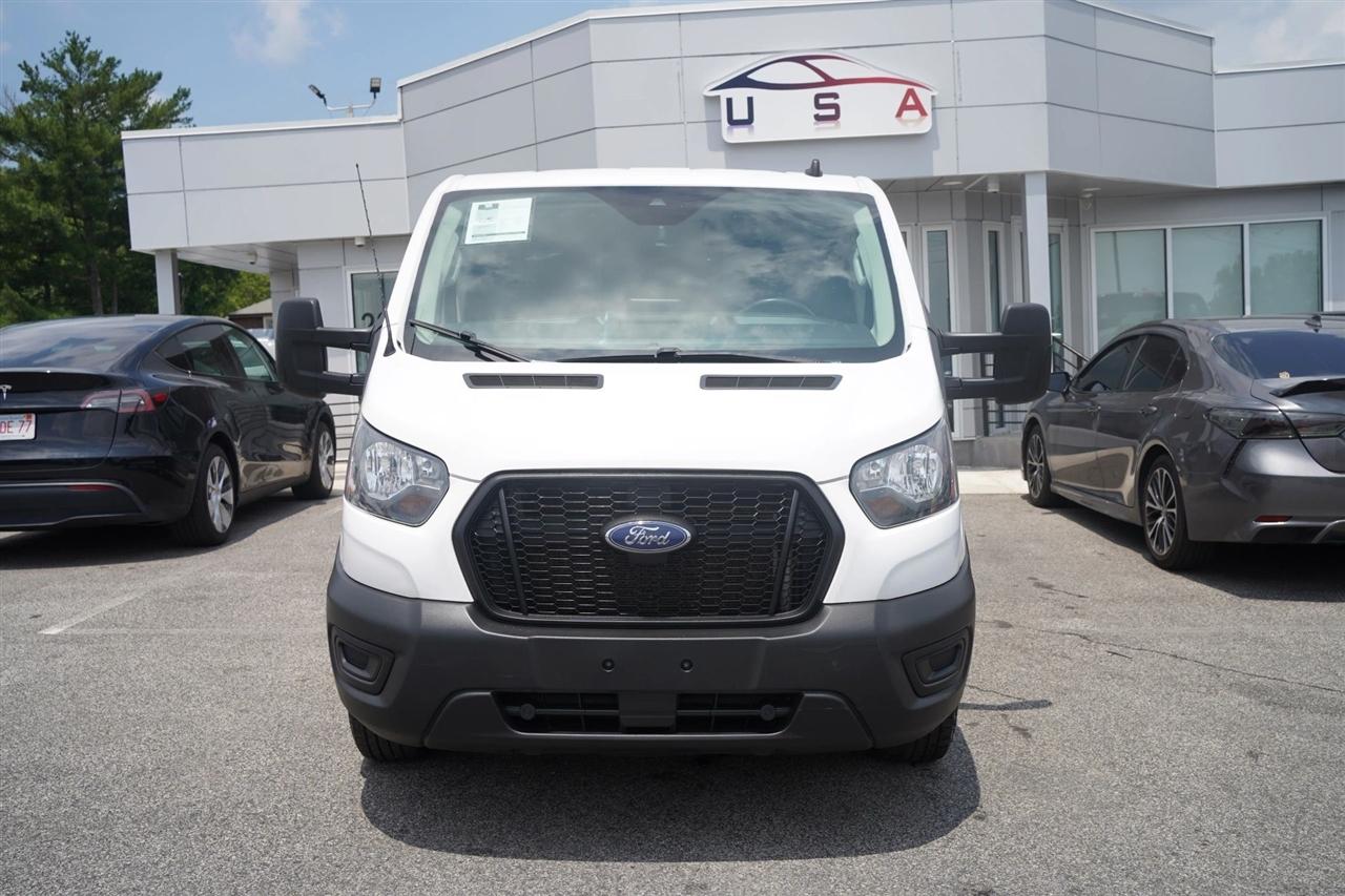 Ford Transit 250 Van Low Roof w/Sliding Pass. 130-in. WB 2021