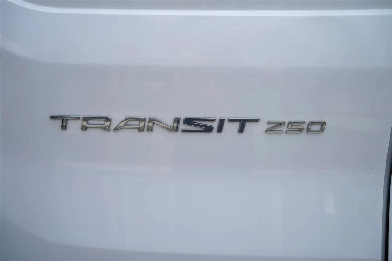 Ford Transit 250 Van Low Roof w/Sliding Pass. 130-in. WB 2021
