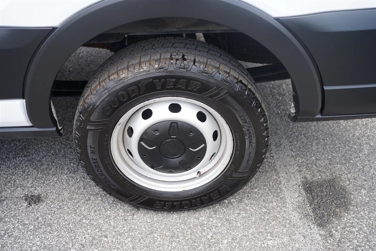 Ford Transit 250 Van Low Roof w/Sliding Pass. 130-in. WB 2021