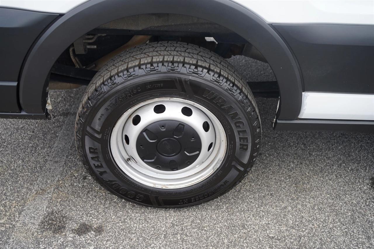 Ford Transit 250 Van Low Roof w/Sliding Pass. 130-in. WB 2021