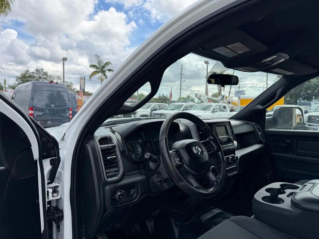 RAM 2500 Tradesman Crew Cab LWB 4WD 2022