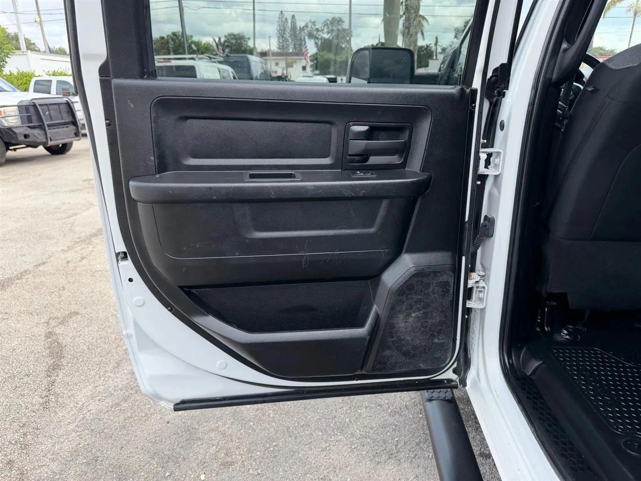 RAM 2500 Tradesman Crew Cab LWB 4WD 2022