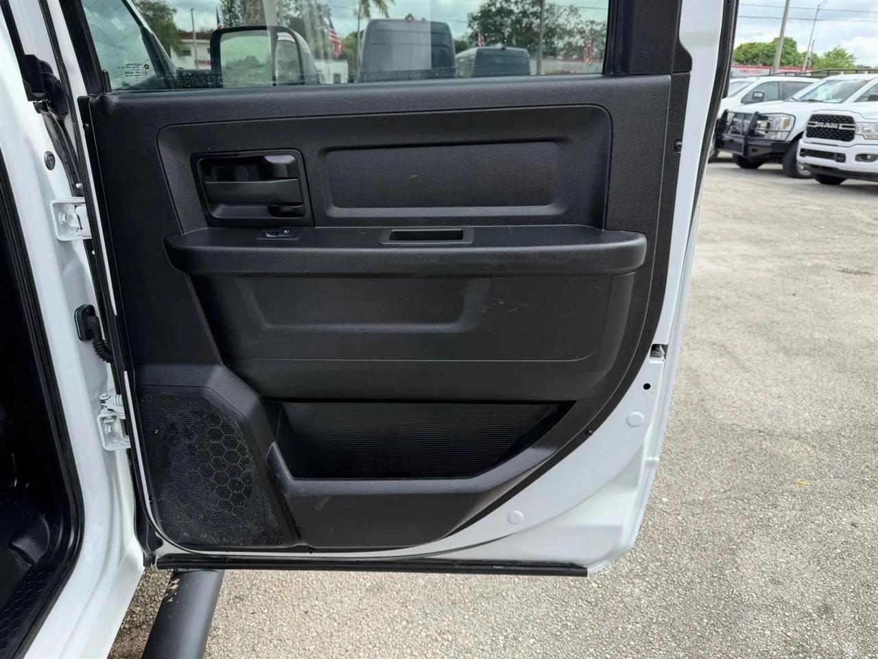RAM 2500 Tradesman Crew Cab LWB 4WD 2022