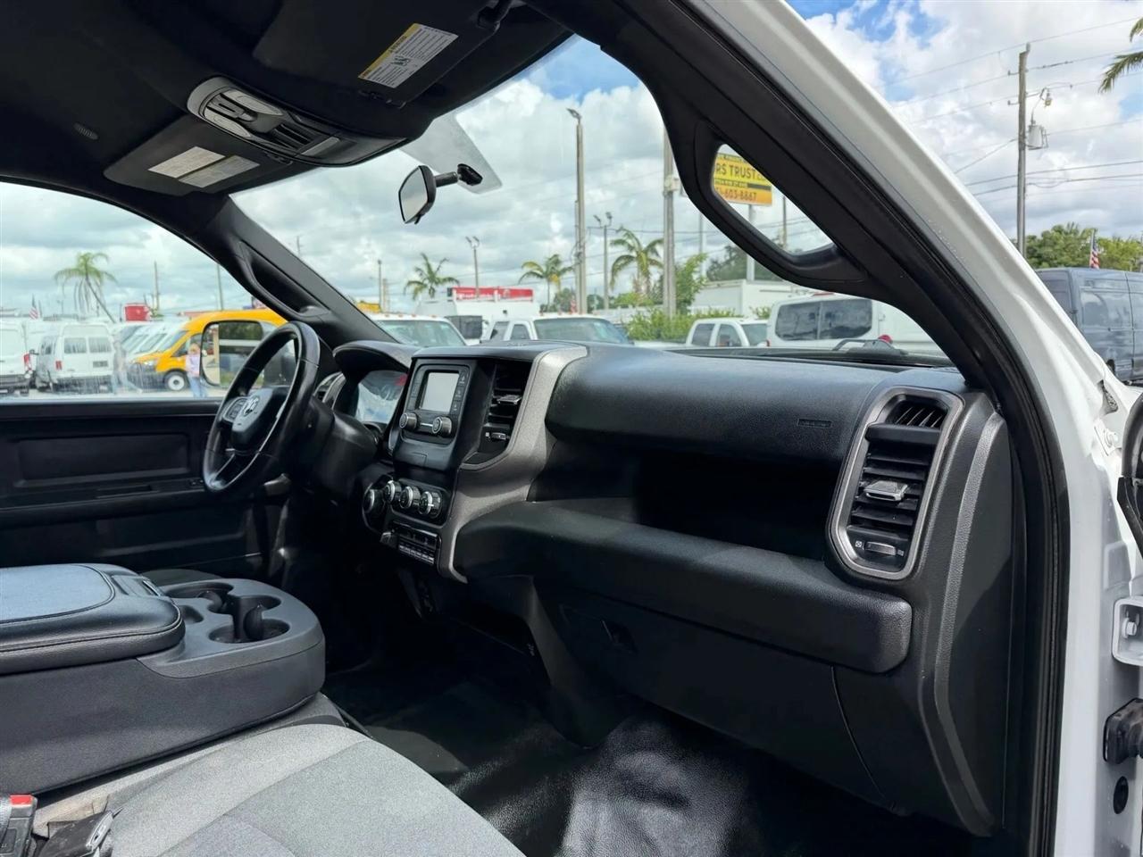 RAM 2500 Tradesman Crew Cab LWB 4WD 2022
