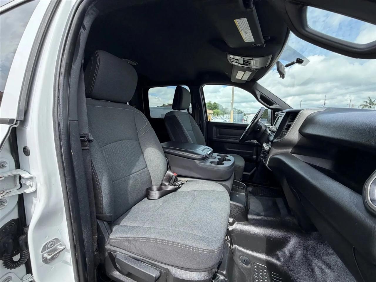 RAM 2500 Tradesman Crew Cab LWB 4WD 2022