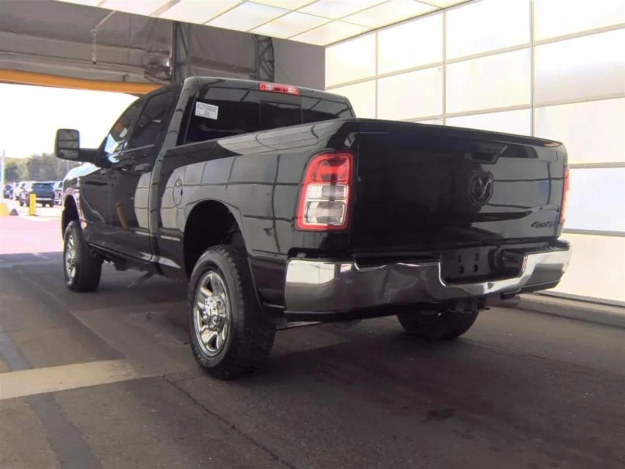 RAM 2500 Tradesman Crew Cab SWB 4WD 2023