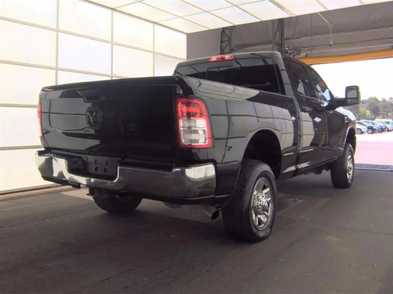 RAM 2500 Tradesman Crew Cab SWB 4WD 2023