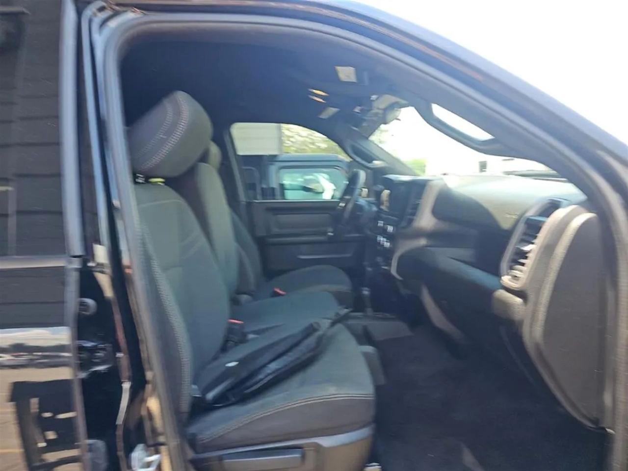 RAM 2500 Tradesman Crew Cab SWB 4WD 2023