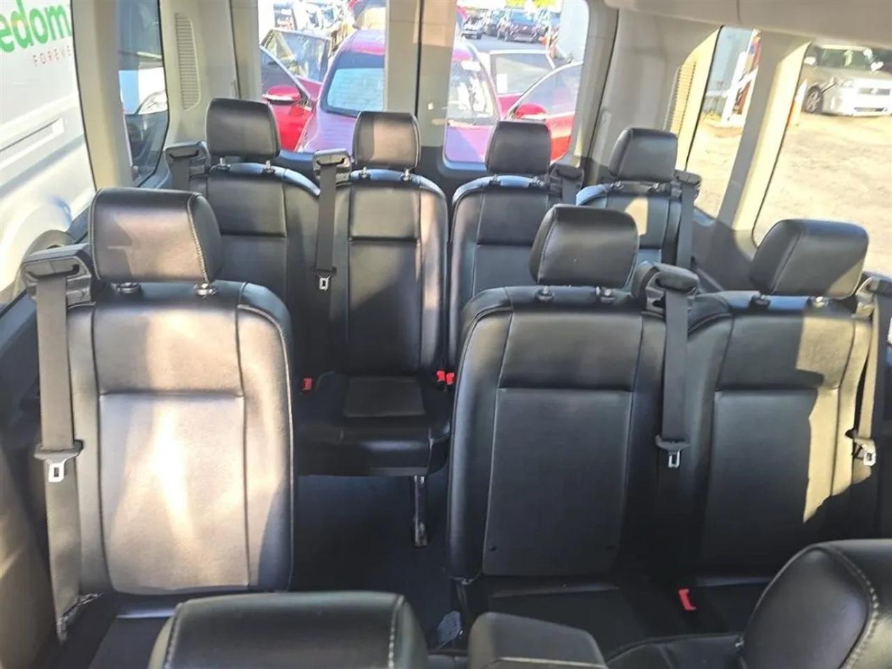 Ford Transit 350 Wagon Med. Roof XL w/Sliding Pass. 148-in. WB 2022