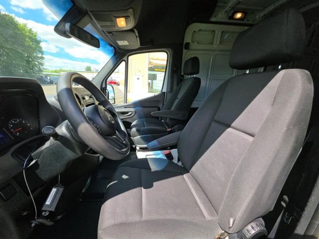 Mercedes-Benz Sprinter 2500 170-in. WB 2023
