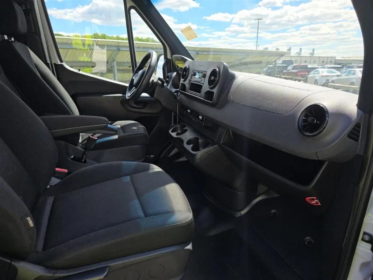 Mercedes-Benz Sprinter 2500 170-in. WB 2023