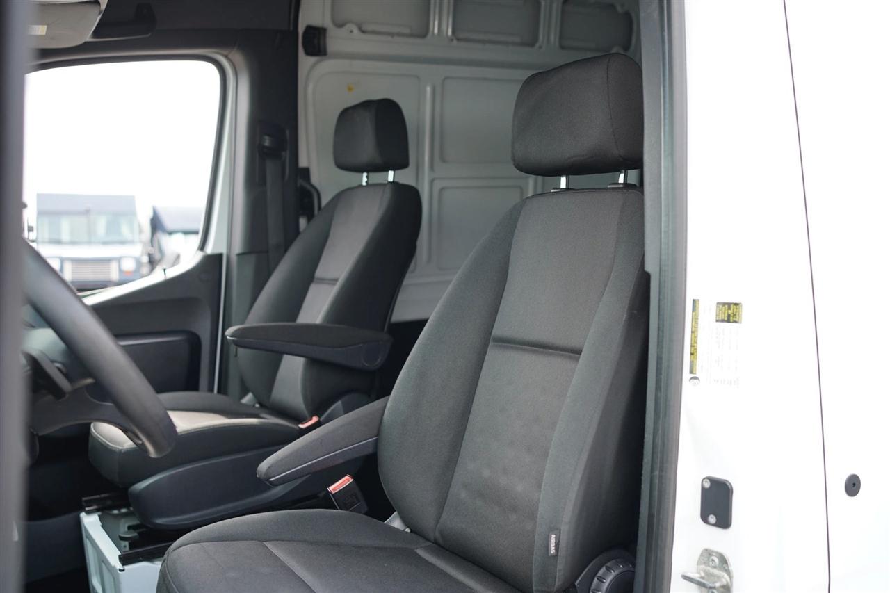 Mercedes-Benz Sprinter 2500 170-in. WB 2023