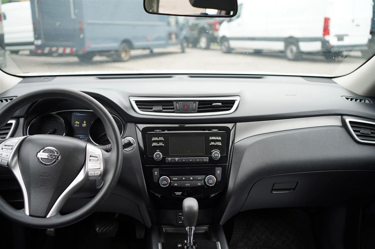 Nissan Rogue SV 2WD 2016