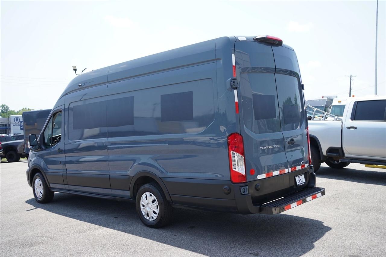Ford Transit 250 Van High Roof w/Sliding Pass. 148-in. WB EL 2020