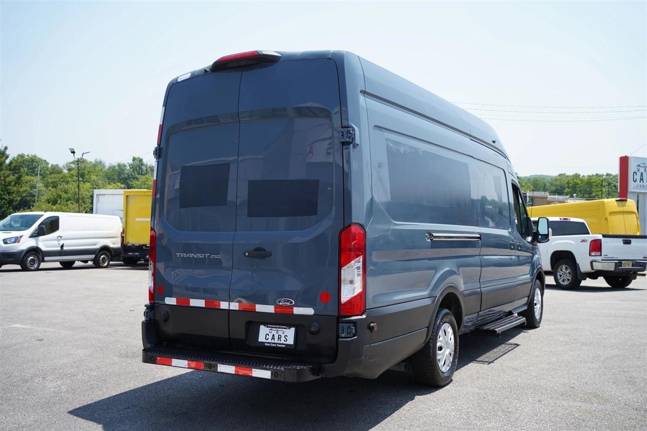 Ford Transit 250 Van High Roof w/Sliding Pass. 148-in. WB EL 2020