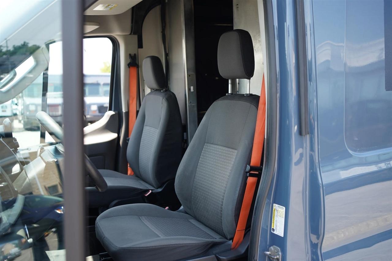 Ford Transit 250 Van High Roof w/Sliding Pass. 148-in. WB EL 2020