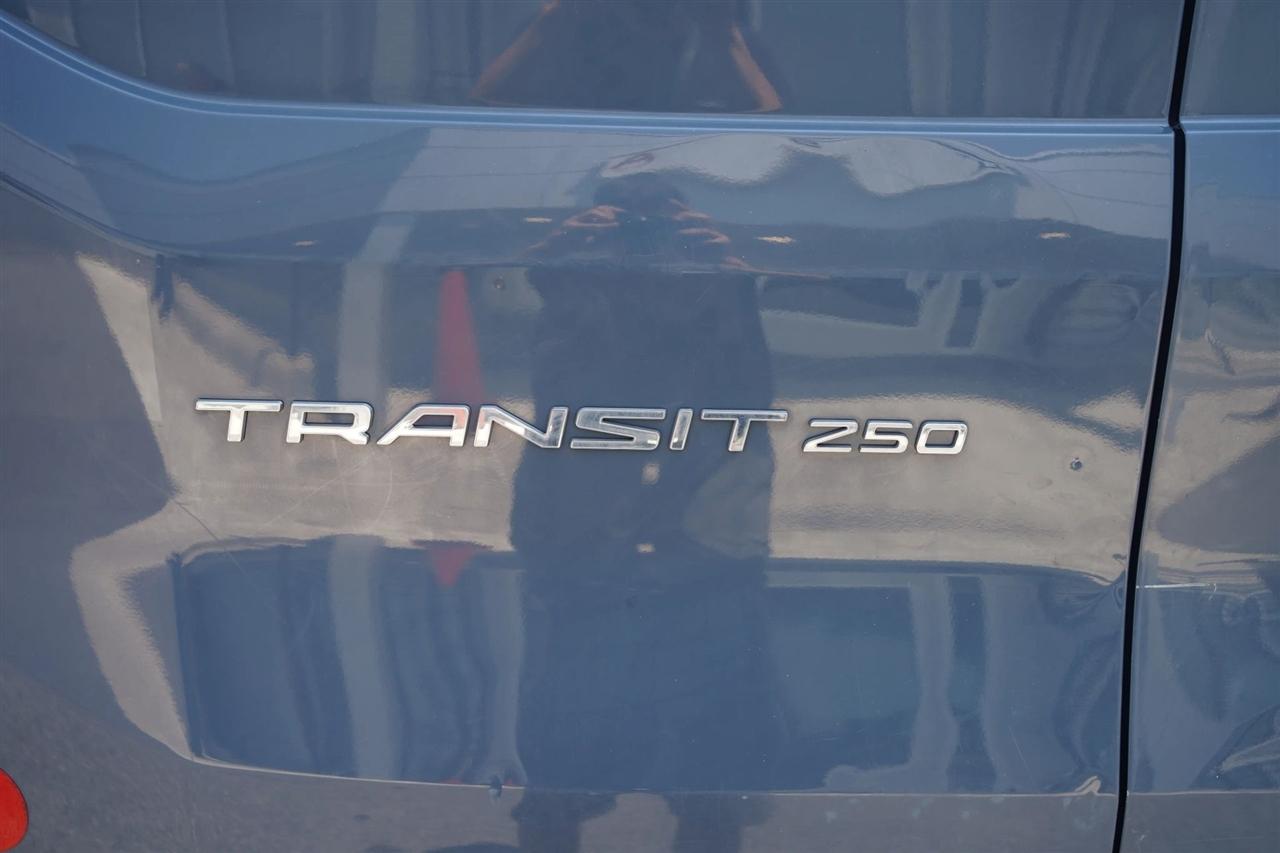 Ford Transit 250 Van High Roof w/Sliding Pass. 148-in. WB EL 2020