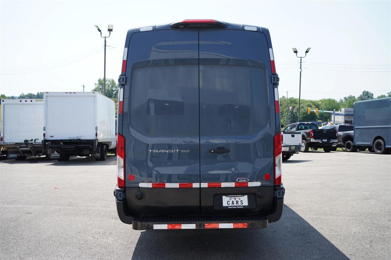 Ford Transit 250 Van High Roof w/Sliding Pass. 148-in. WB EL 2020