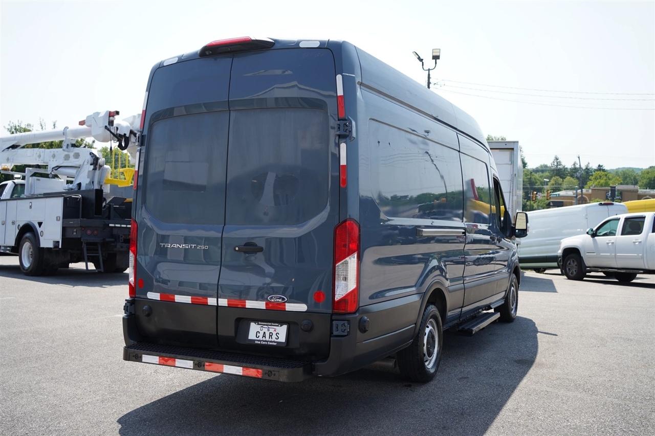 Ford Transit 250 Van High Roof w/Sliding Pass. 148-in. WB EL 2020