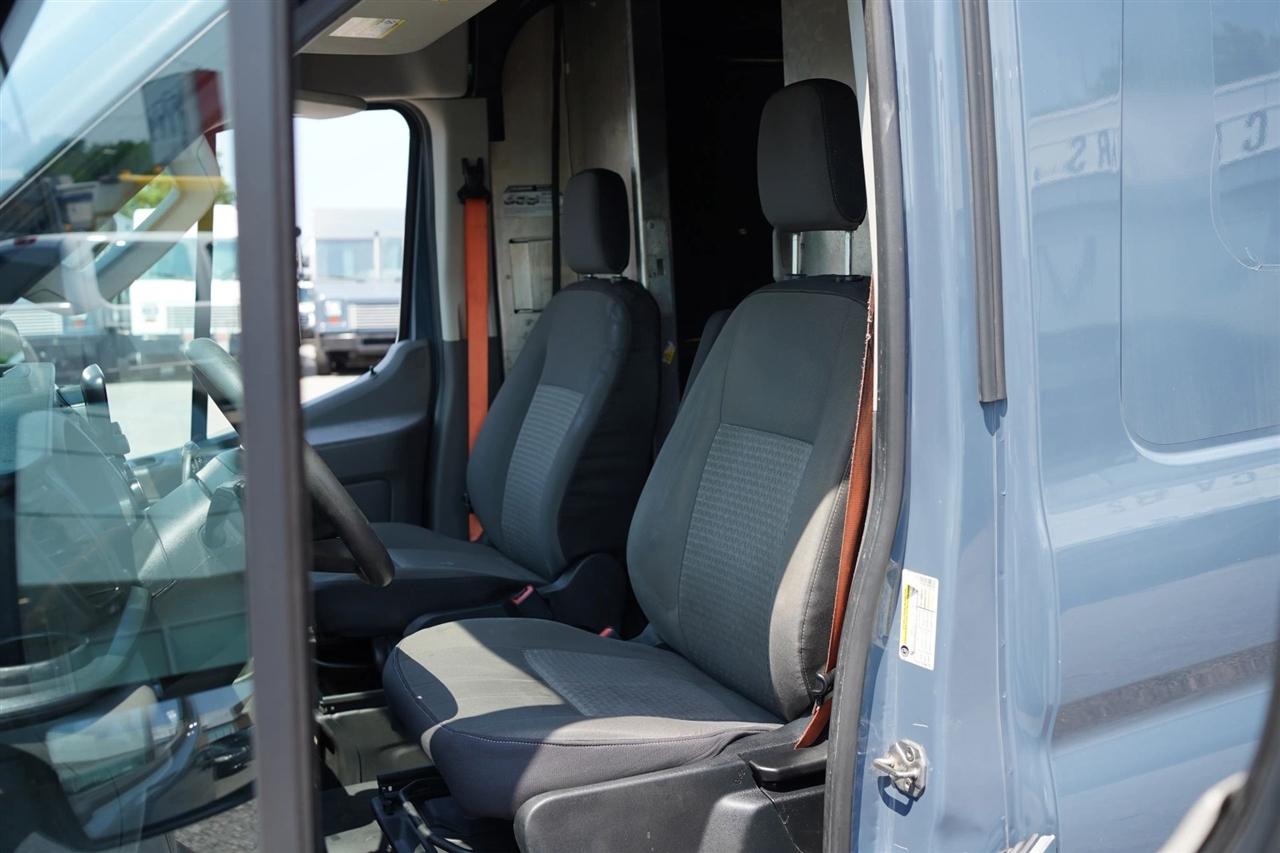 Ford Transit 250 Van High Roof w/Sliding Pass. 148-in. WB EL 2020