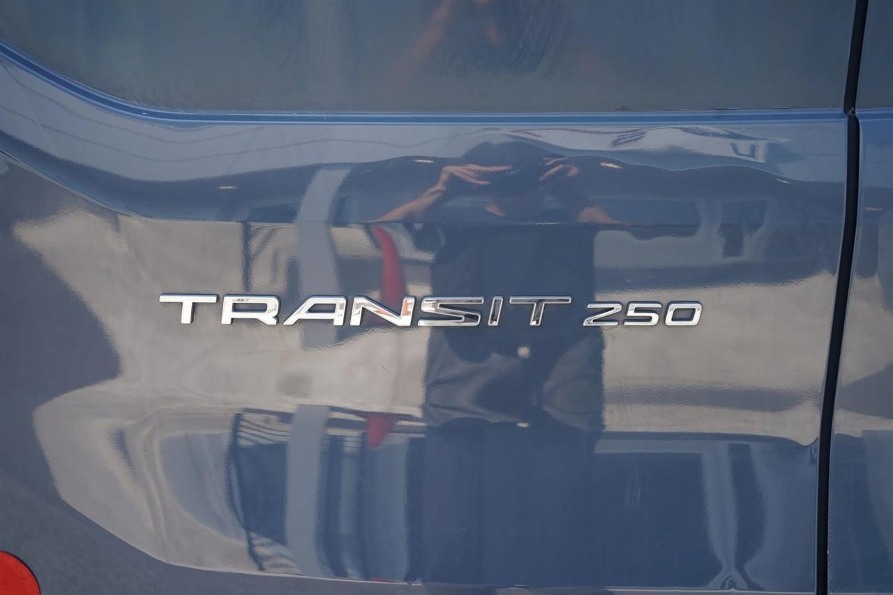 Ford Transit 250 Van High Roof w/Sliding Pass. 148-in. WB EL 2020